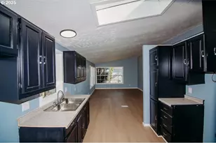 338 Archie St, Eugene, OR 97402 - Photo 17