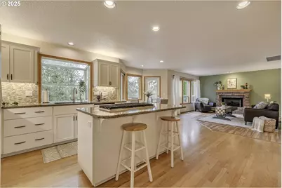 2857 NE Lorie Dr, Hillsboro, OR 97124 - Photo 9