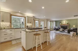 2857 NE Lorie Dr, Hillsboro, OR 97124 - Photo 9