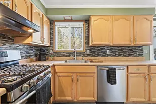 3820 SE Stott Cir, Troutdale, OR 97060 - Photo 13