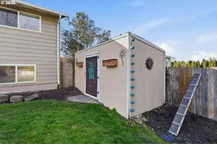 3820 SE Stott Cir, Troutdale, OR 97060 - Photo 33