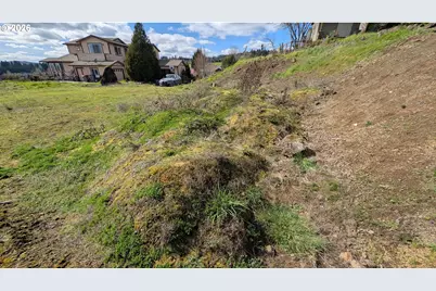 2683 NW Mt Hood Dr, McMinnville, OR 97128 - Photo 11