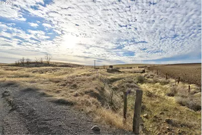 62722 Hart Rd, Moro, OR 97039 - Photo 3