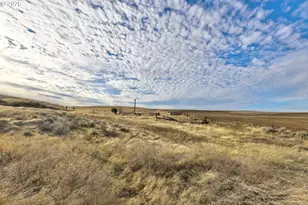 62722 Hart Rd, Moro, OR 97039 - Photo 1