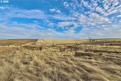 62722 Hart Rd, Moro, OR 97039 - Photo 15