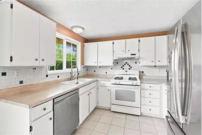 11612 SW 49th Ave, Portland, OR 97219 - Photo 7
