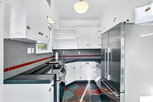 2207 NE Ridgewood Dr, Portland, OR 97212 - Photo 17