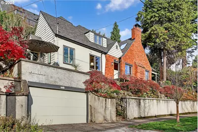 2207 NE Ridgewood Dr, Portland, OR 97212 - Photo 1