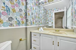 2207 NE Ridgewood Dr, Portland, OR 97212 - Photo 29