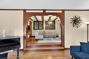 2207 NE Ridgewood Dr, Portland, OR 97212 - Photo 9