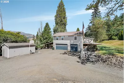 216 Terrace Dr, Glide, OR 97443 - Photo 1