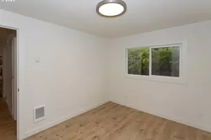 395 E 46th Ave, Eugene, OR 97405 - Photo 21