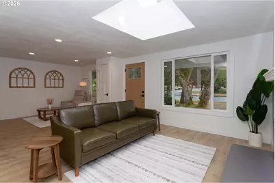 395 E 46th Ave, Eugene, OR 97405 - Photo 7