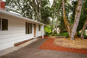 395 E 46th Ave, Eugene, OR 97405 - Photo 5