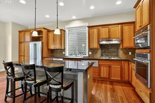 8254 SW 74th Ave, Portland, OR 97223 - Photo 3