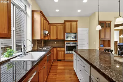 8254 SW 74th Ave, Portland, OR 97223 - Photo 3