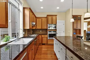 8254 SW 74th Ave, Portland, OR 97223 - Photo 3