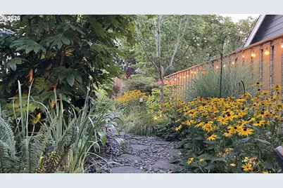 8254 SW 74th Ave, Portland, OR 97223 - Photo 29