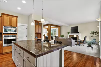 8254 SW 74th Ave, Portland, OR 97223 - Photo 5