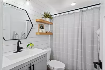 2109 N Valeri Dr, Newberg, OR 97132 - Photo 33