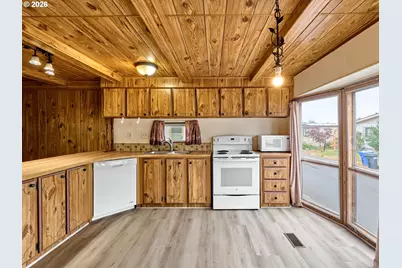 820 NW Wade St #45, Estacada, OR 97023 - Photo 7