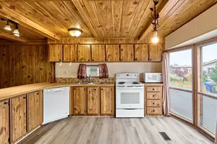 820 NW Wade St, Estacada, OR 97023 - Photo 7