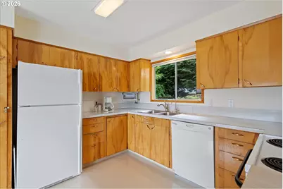 3621 NE 10th St, Otis, OR 97368 - Photo 9