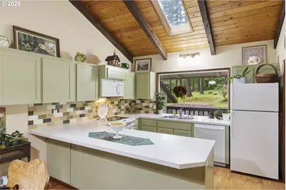 32575 NE Poison Oak Ln, Newberg, OR 97132 - Photo 15