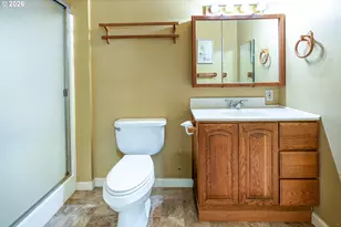1294 Satre St, Eugene, OR 97401 - Photo 29