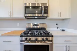 235 Walnut St, Mount Angel, OR 97362 - Photo 11