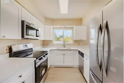 10244 SW 40th Ave, Portland, OR 97219 - Photo 9