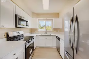 10244 SW 40th Ave, Portland, OR 97219 - Photo 9