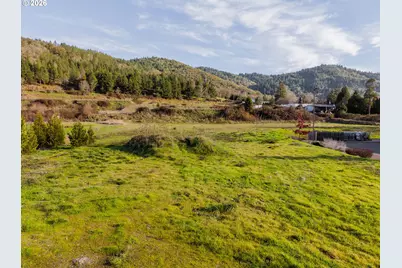 218 Paroz Ln, Myrtle Creek, OR 97457 - Photo 5