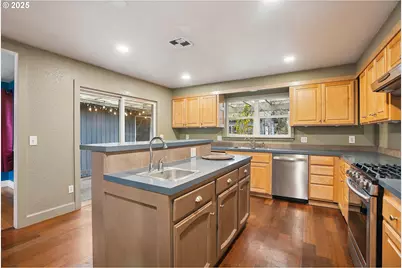 414 N 2nd St, Jefferson, OR 97352 - Photo 17