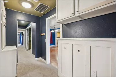 414 N 2nd St, Jefferson, OR 97352 - Photo 21