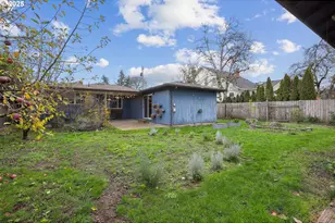 414 N 2nd St, Jefferson, OR 97352 - Photo 37