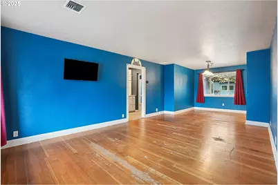 414 N 2nd St, Jefferson, OR 97352 - Photo 9