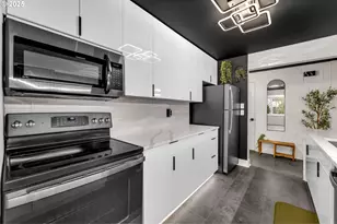 2211 SW Park Pl, Portland, OR 97205 - Photo 7