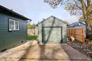 1006 Well St, Silverton, OR 97381 - Photo 27