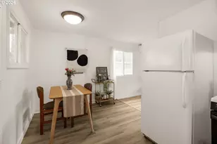 8425 NE Humboldt St, Portland, OR 97220 - Photo 11