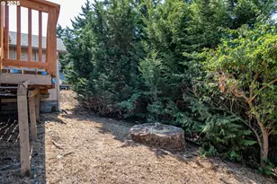 866 NE Walnut St, Roseburg, OR 97470 - Photo 37