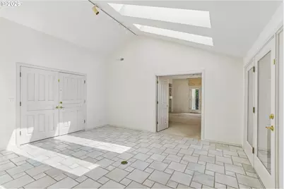 7600 SW Northvale Way, Portland, OR 97225 - Photo 3