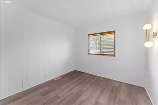 15656 SE Division St, Portland, OR 97236 - Photo 25