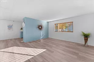 15656 SE Division St, Portland, OR 97236 - Photo 7
