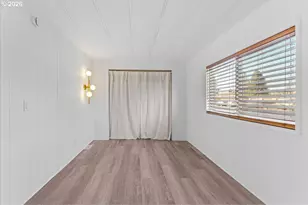 15656 SE Division St, Portland, OR 97236 - Photo 31