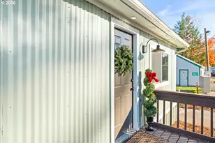 15656 SE Division St, Portland, OR 97236 - Photo 5