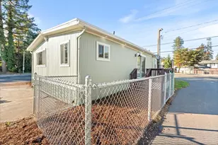 15656 SE Division St, Portland, OR 97236 - Photo 41