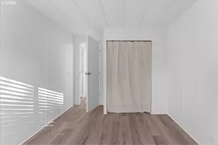 15656 SE Division St, Portland, OR 97236 - Photo 27