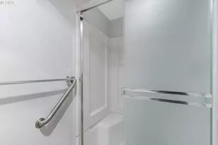 15530 NE Knott St, Portland, OR 97230 - Photo 21