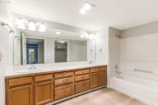 15530 NE Knott St, Portland, OR 97230 - Photo 21